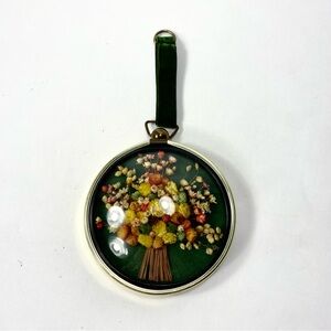 FTD Coopers Flower Shop Dried Flower Wall Hanging Medallion